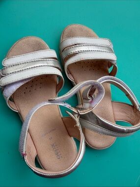Geox Kids White and Silver Hook-and-Loop Sandals